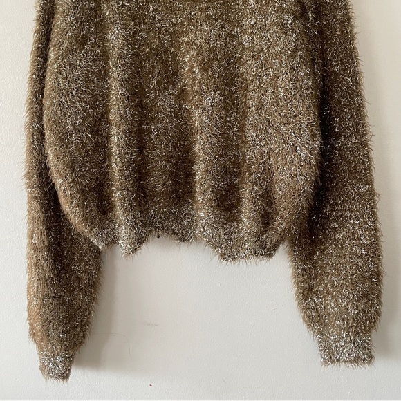 Citylux Collection Sparkly Gold Tinsel Pullover Sweater - Picture 4 of 16